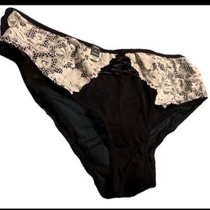 💜Torrid Hipster panties Size:4